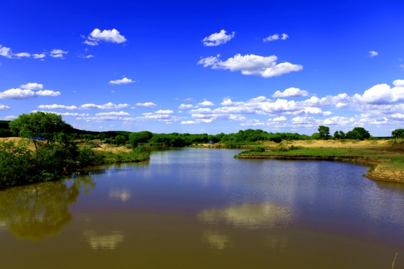 点击大图看下一张：吉林鹿角沟风景图片