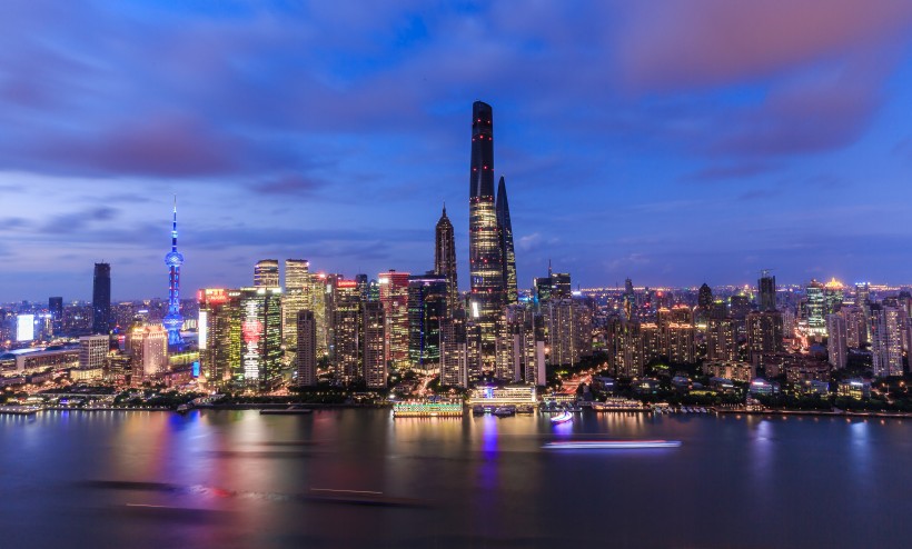 点击大图看下一张：上海陆家嘴日出风景图片