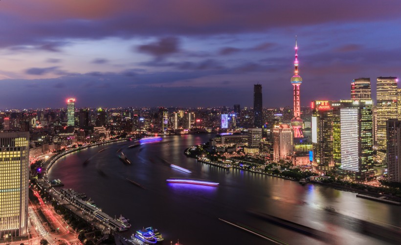 点击大图看下一张：上海陆家嘴日出风景图片