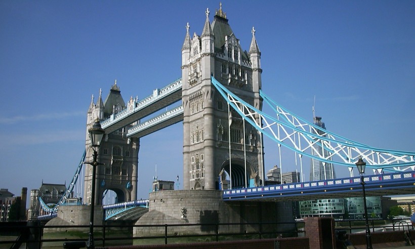 点击大图看下一张：伦敦大桥图片
