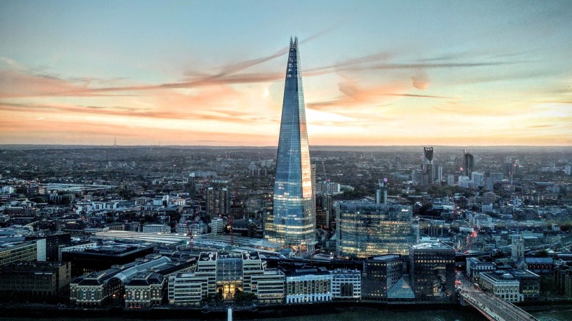 点击大图看下一张：现代化的伦敦风景图片