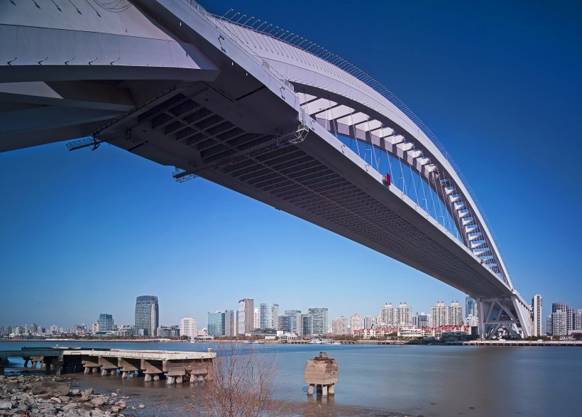 点击大图看下一张：上海浦东卢浦大桥风景图片