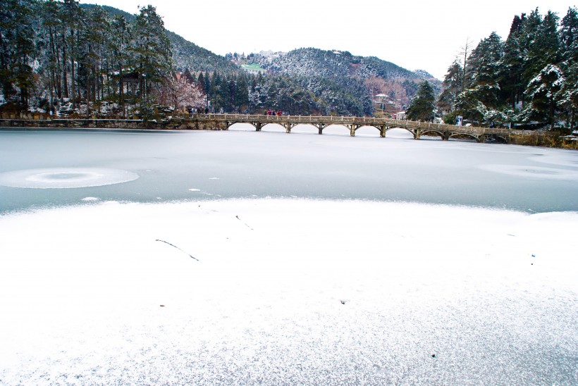 点击大图看下一张：江西九江庐山风景图片