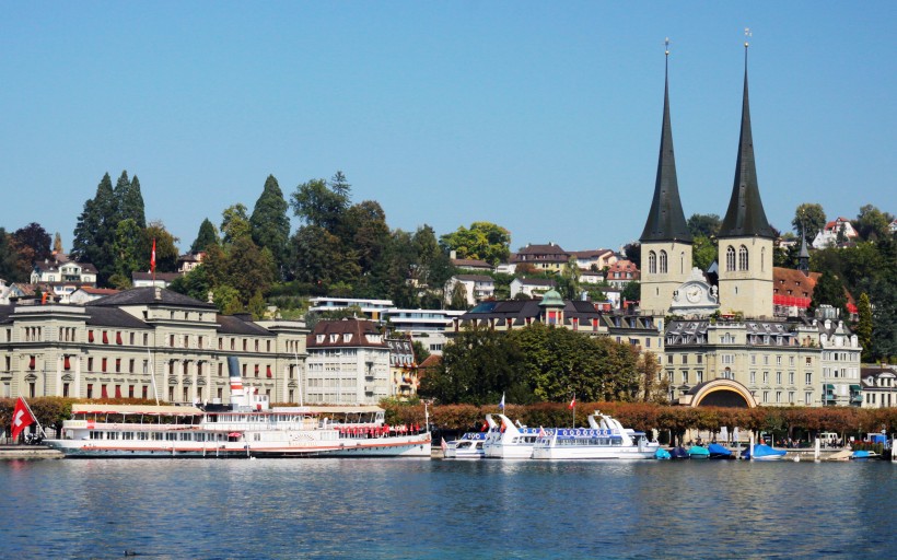 点击大图看下一张：瑞士小镇卢塞恩风景图片
