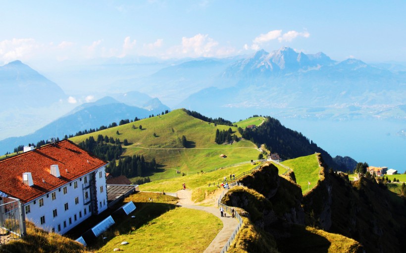 点击大图看下一张：瑞士小镇卢塞恩风景图片
