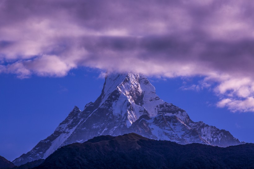 点击大图看下一张：尼泊尔鱼尾峰风景图片