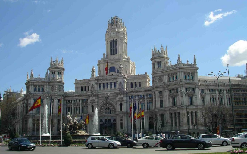 点击大图看下一张：西班牙马德里王宫风景图片