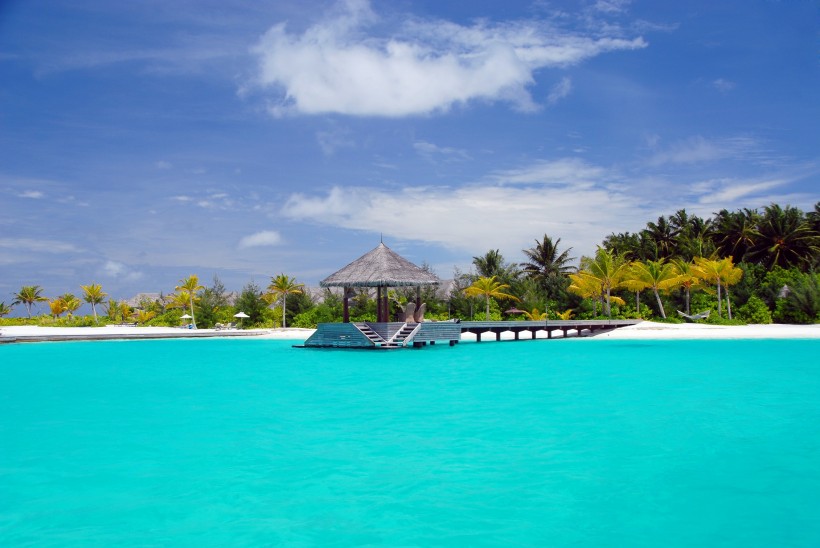 点击大图看下一张：马尔代夫海滩风景图片