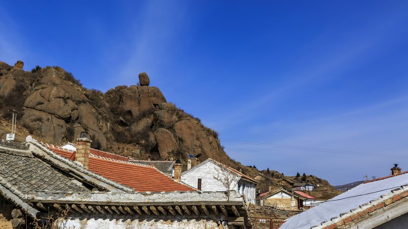 点击大图看下一张：宁武马仑草原风景图片