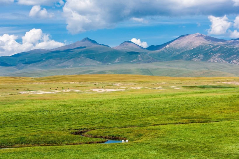 点击大图看下一张：美丽的新疆风景图片