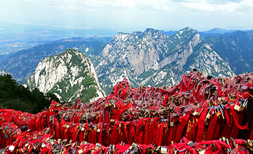 点击大图看下一张：陕西渭南华山风景图片