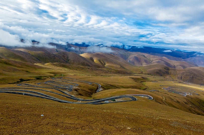 点击大图看下一张：西藏珠穆朗玛峰风景图片