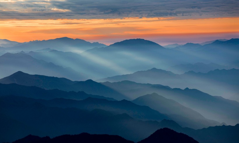 点击大图看下一张：陕西太白山日出风景图片