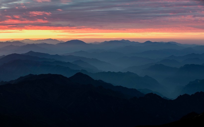 点击大图看下一张：陕西太白山日出风景图片