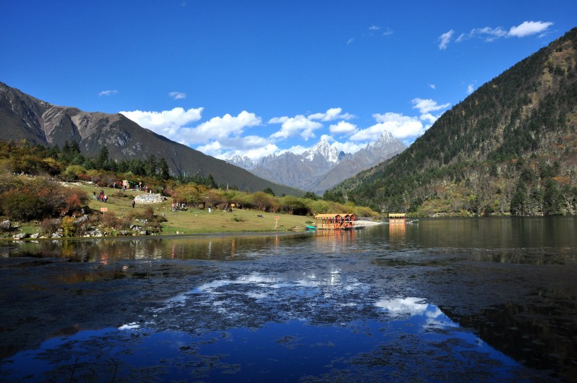 点击大图看下一张：四川康定木格措风景图片