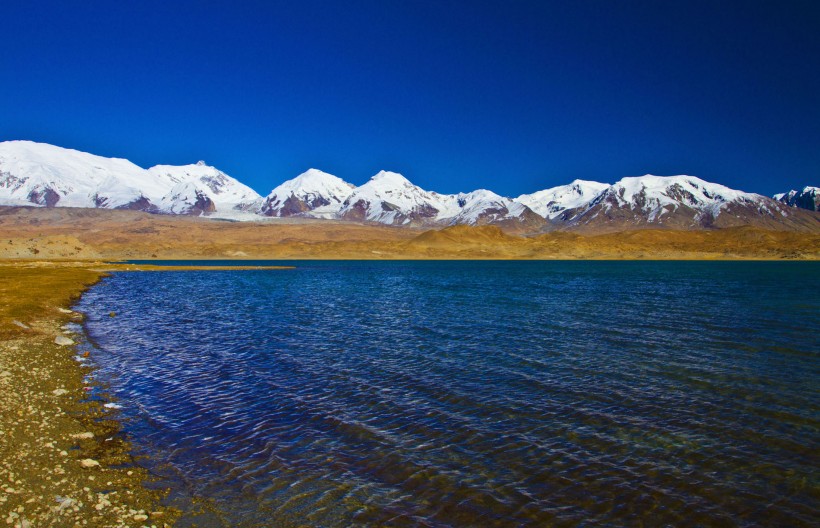 点击大图看下一张：新疆慕士塔格峰风景图片