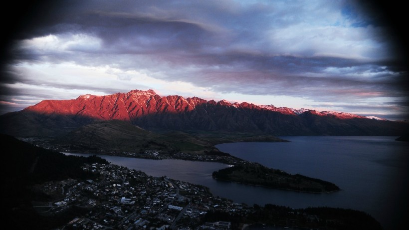 点击大图看下一张：新西兰南岛风景图片