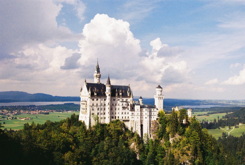 点击大图看下一张：梦幻德国新天鹅堡图片