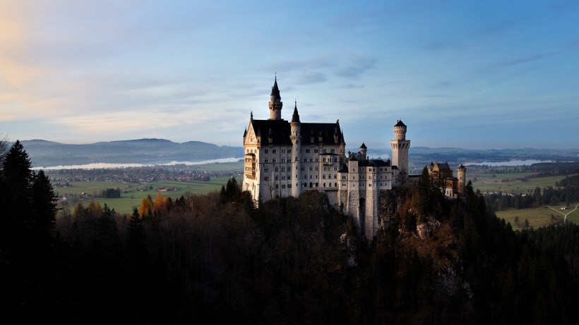点击大图看下一张：德国新天鹅城堡风景图片