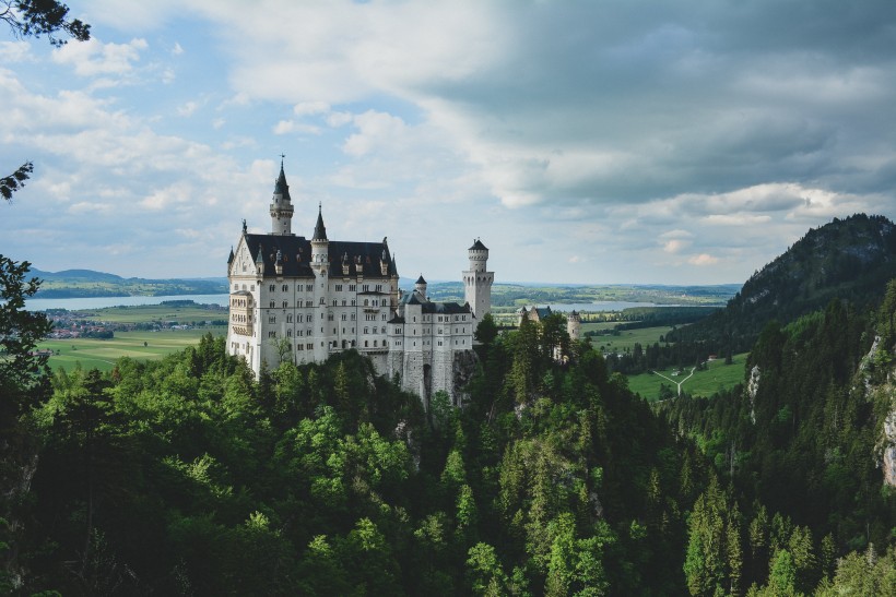 点击大图看下一张：德国新天鹅城堡图片