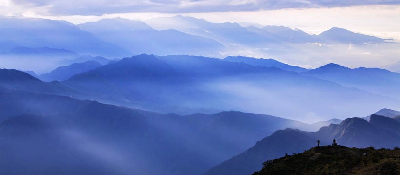 点击大图看下一张：四川牛背山云海风景图片