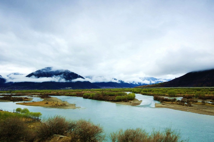 点击大图看下一张：西藏尼洋河风景图片