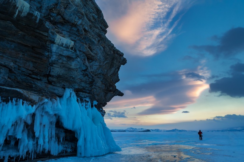 点击大图看下一张：俄罗斯贝加尔湖奥利洪岛风景图片