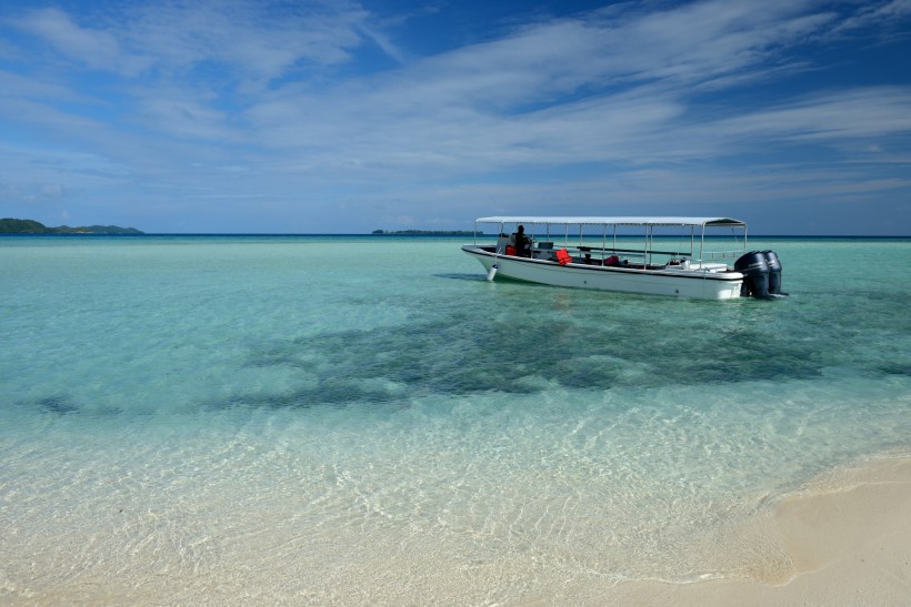点击大图看下一张：帕劳的海洋和沙滩风景图片