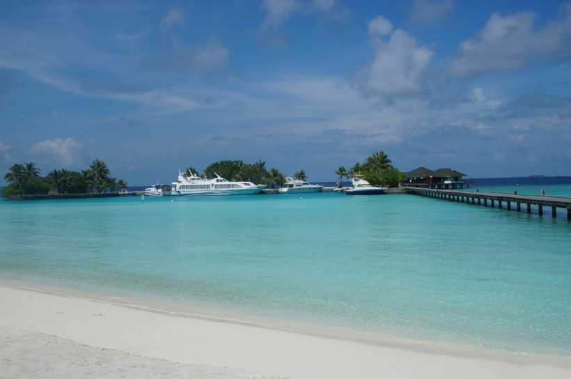 点击大图看下一张：马尔代夫天堂岛风景图片