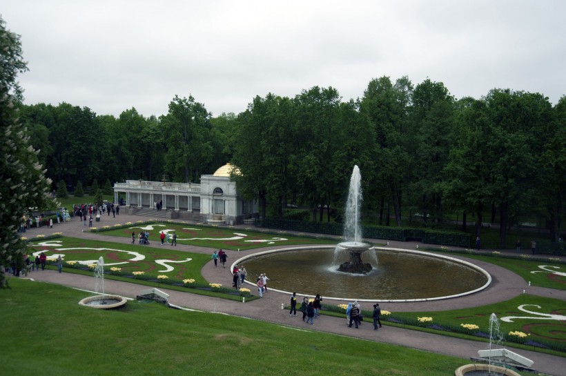 点击大图看下一张：俄罗斯圣彼得堡夏宫风景图片