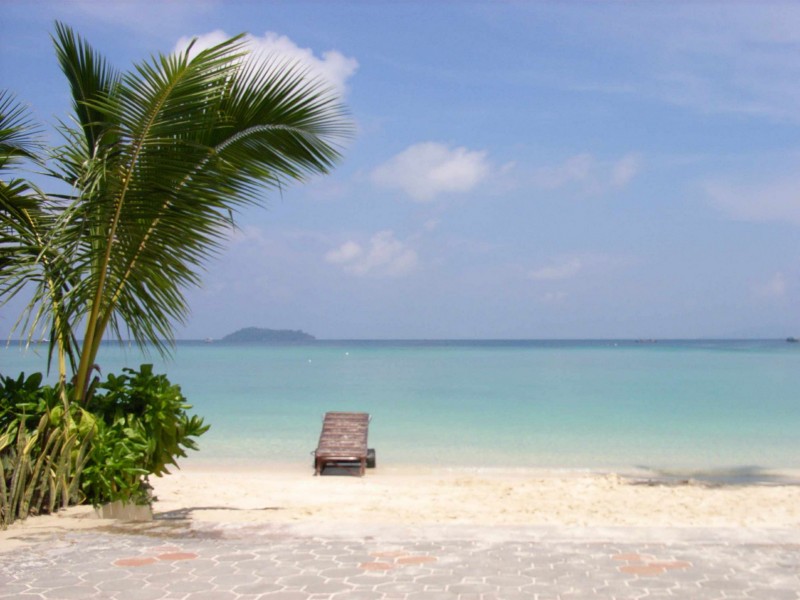 点击大图看下一张：泰国皮皮岛风景图片