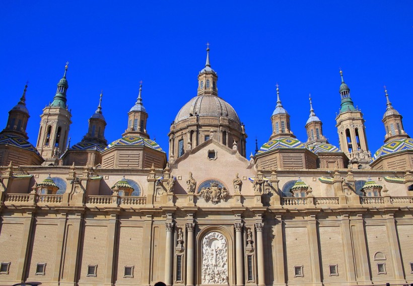 点击大图看下一张：西班牙皮拉尔圣母圣殿主教座堂风景图片