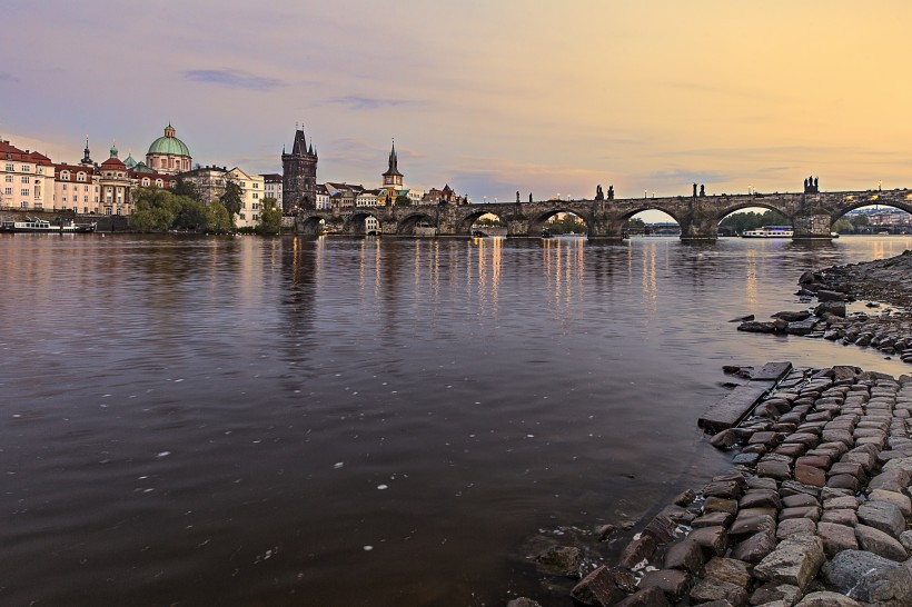 点击大图看下一张：捷克布拉格风景图片