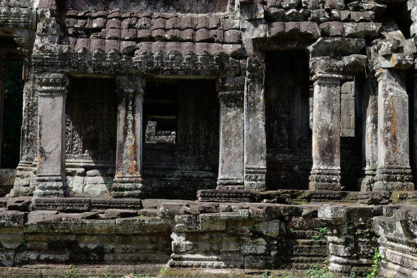 点击大图看下一张：柬埔寨圣剑寺风景图片