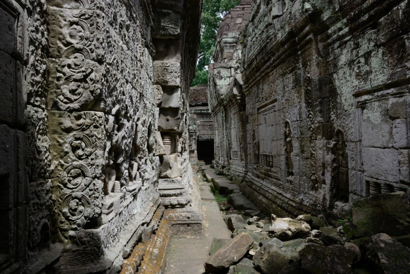 点击大图看下一张：柬埔寨圣剑寺风景图片