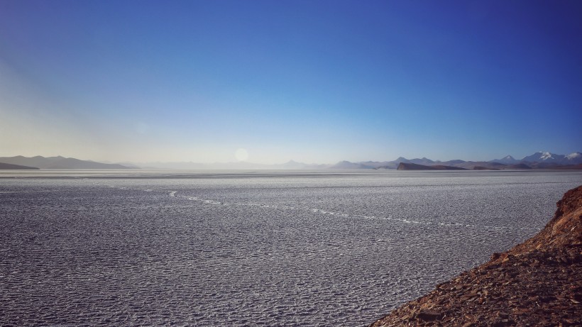 点击大图看下一张：西藏冬日少女湖普姆雍措风景图片