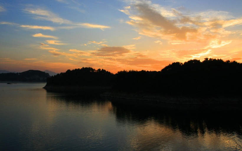点击大图看下一张：浙江千岛湖风景图片