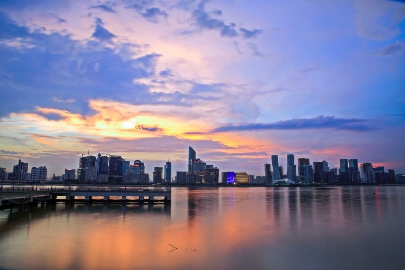 点击大图看下一张：钱塘江夜景图片