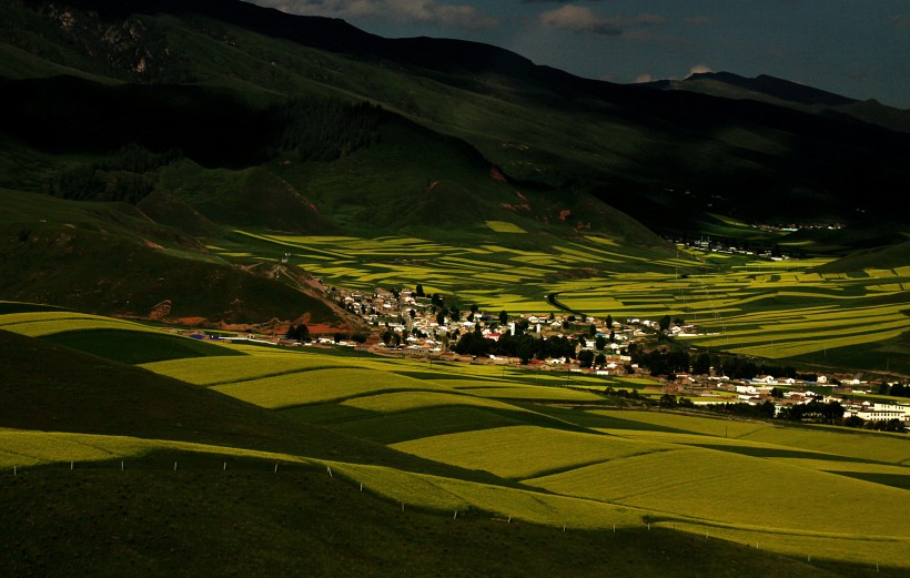 点击大图看下一张：青海祁连山风景图片