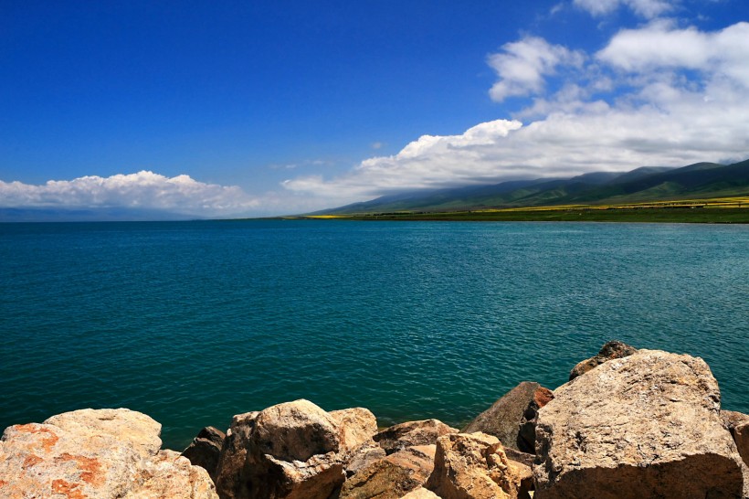 点击大图看下一张：大美青海湖风景图片
