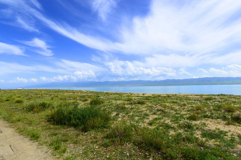 点击大图看下一张:青海省青海湖风景图片