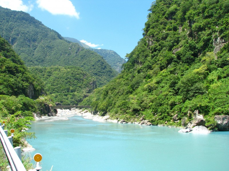 点击大图看下一张：台湾花莲清水断崖美景图片