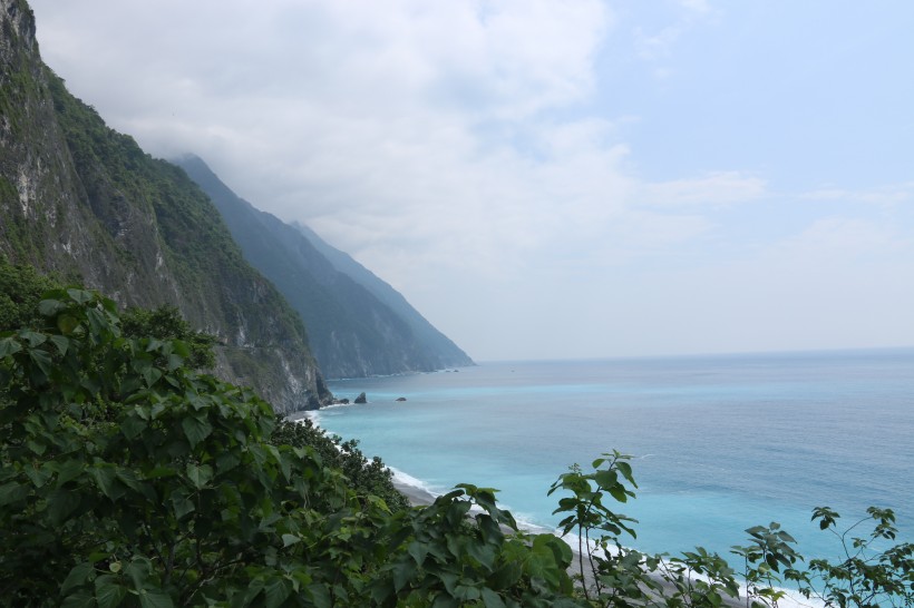 点击大图看下一张：台湾花莲清水断崖美景图片