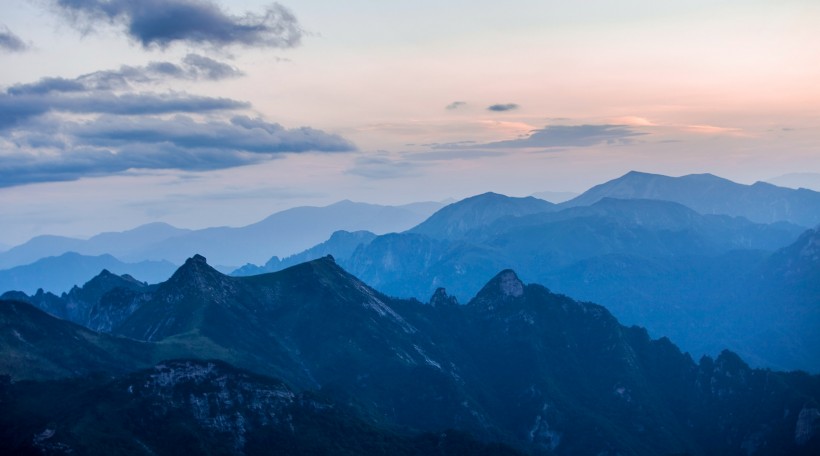 点击大图看下一张：西安秦岭光头山风景图片