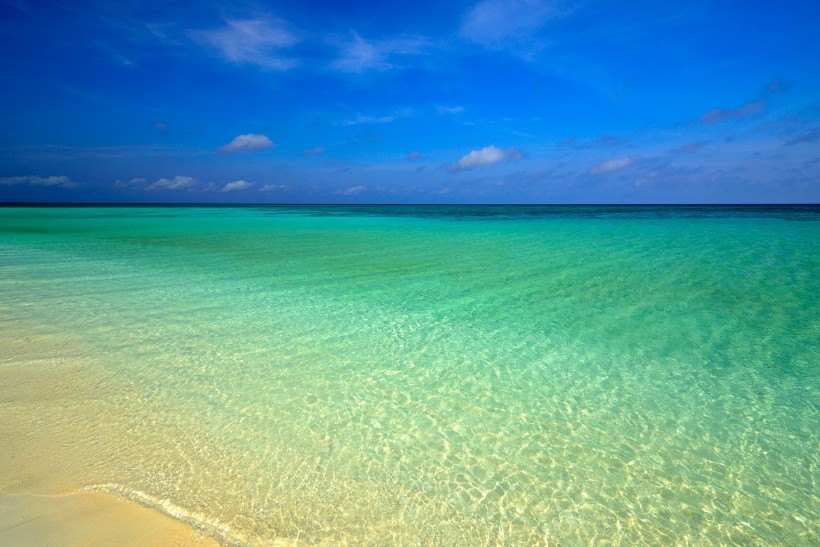 点击大图看下一张：海南西沙全富岛风景图片