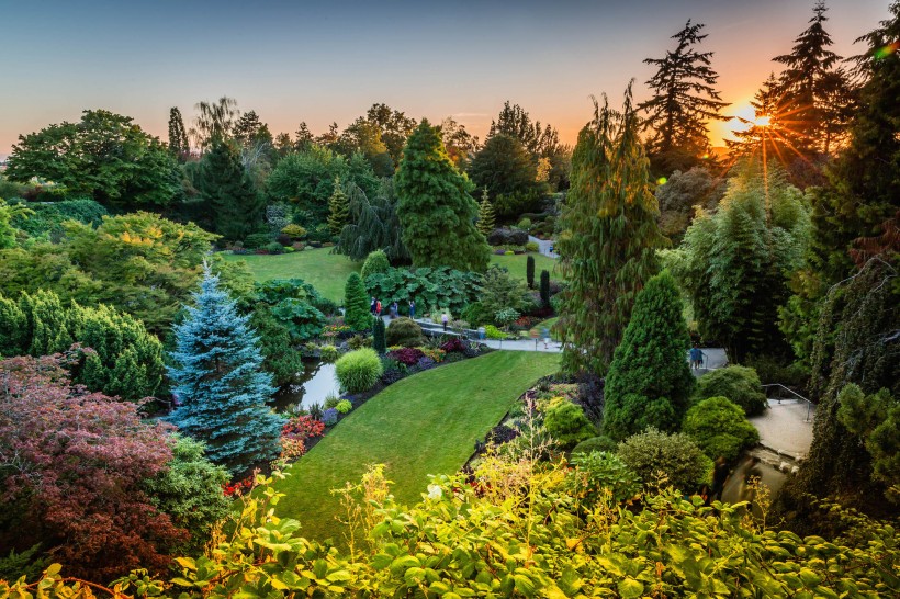 点击大图看下一张：加拿大温哥华女皇公园风景图片