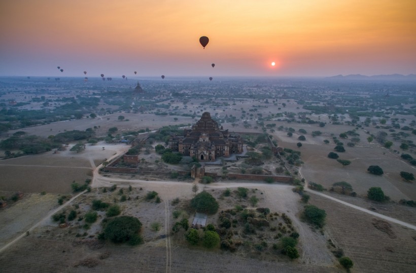 点击大图看下一张：缅甸风光图片