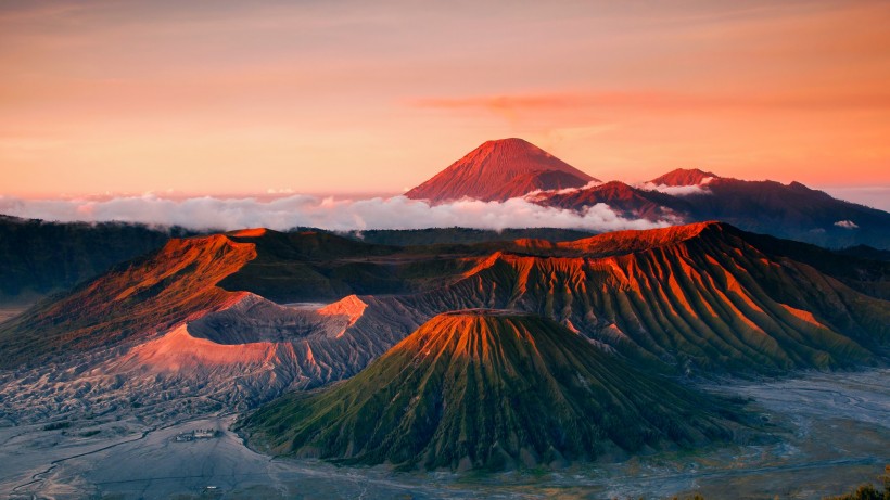 点击大图看下一张：印度尼西亚自然风景图片