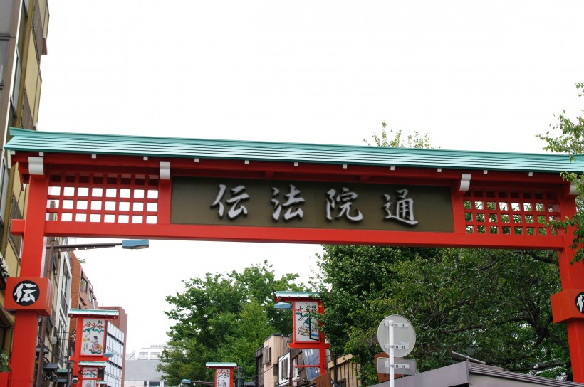 点击大图看下一张：日本浅草寺的图片