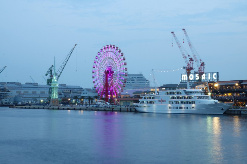 点击大图看下一张：日本神户港口塔的图片